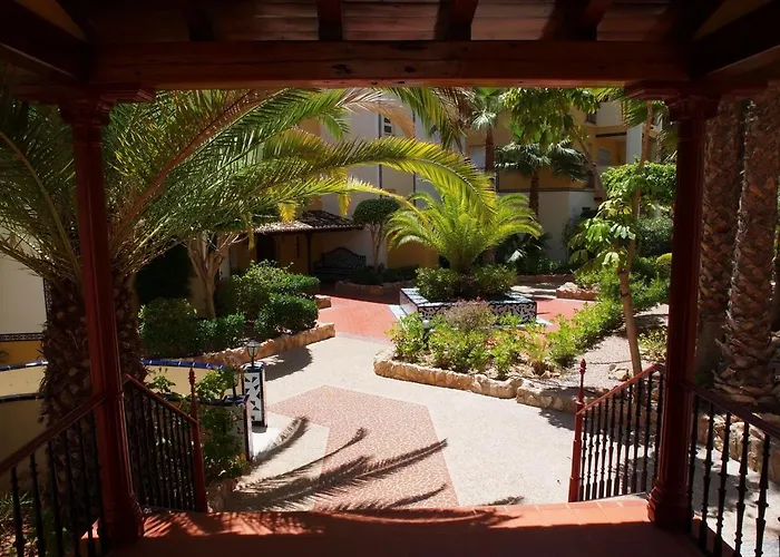 Sunny Aldea Del Mar Near The Sea